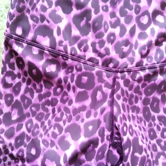 Fabletics High-Waisted Mesh PowerForm leggings, size XS - Picture 3 of 9